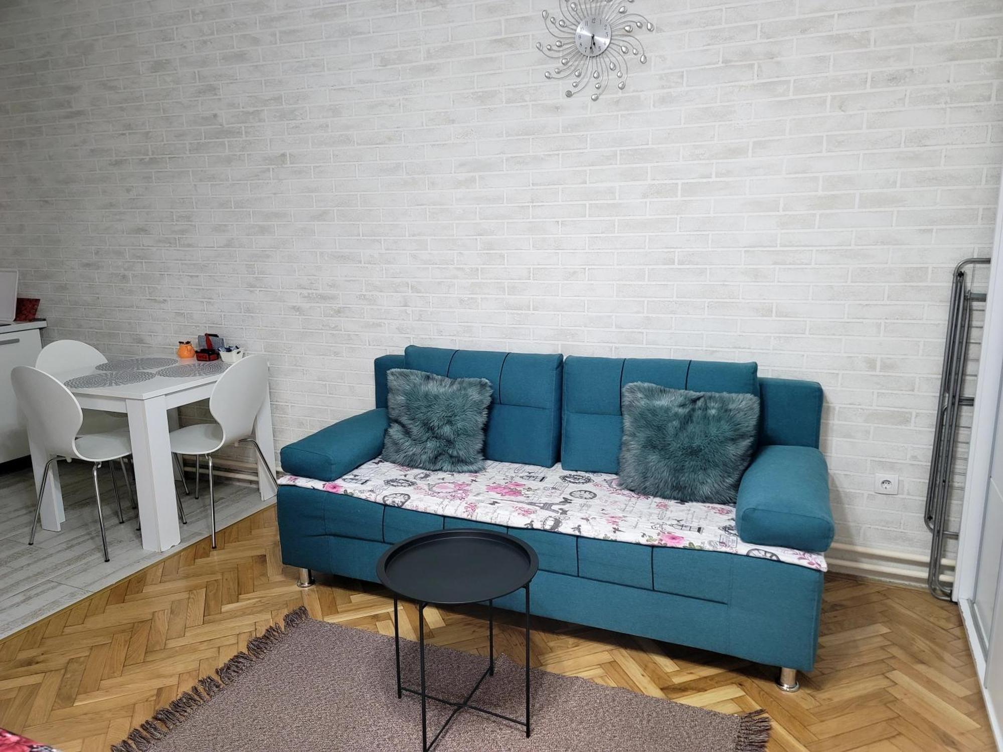 Apartman "Garden" With Underground Parking Нови-Сад Экстерьер фото