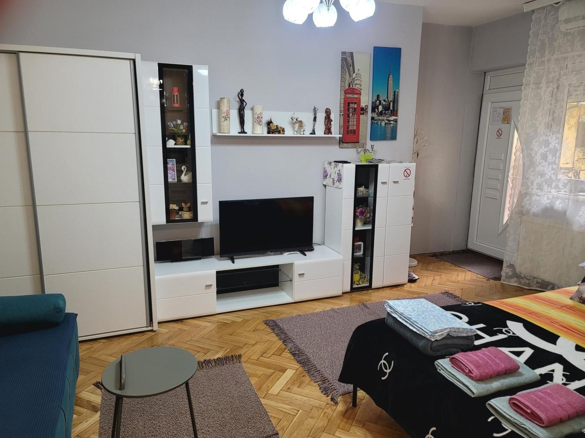 Apartman "Garden" With Underground Parking Нови-Сад Экстерьер фото